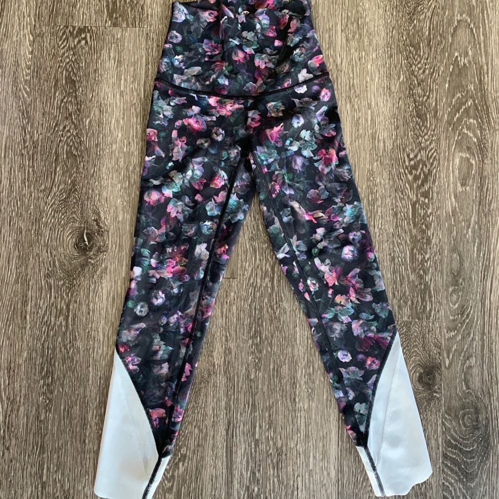 Lululemon leggings size 0 - Picture 2 of 4